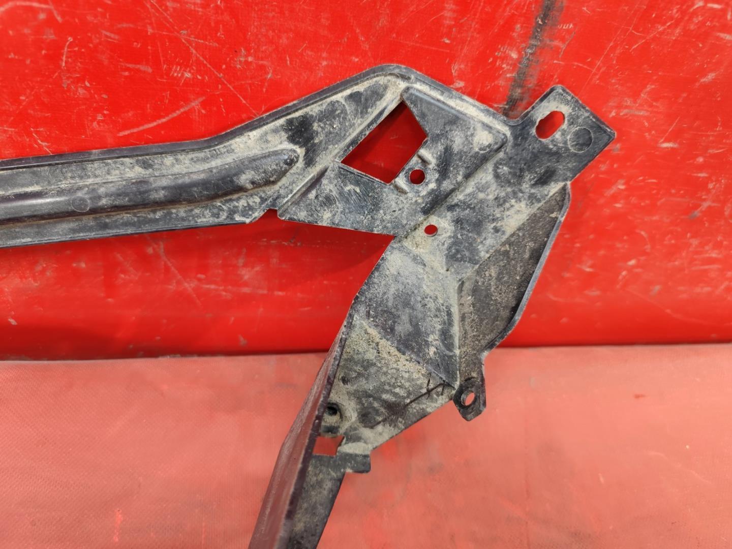 Кронштейн глушителя