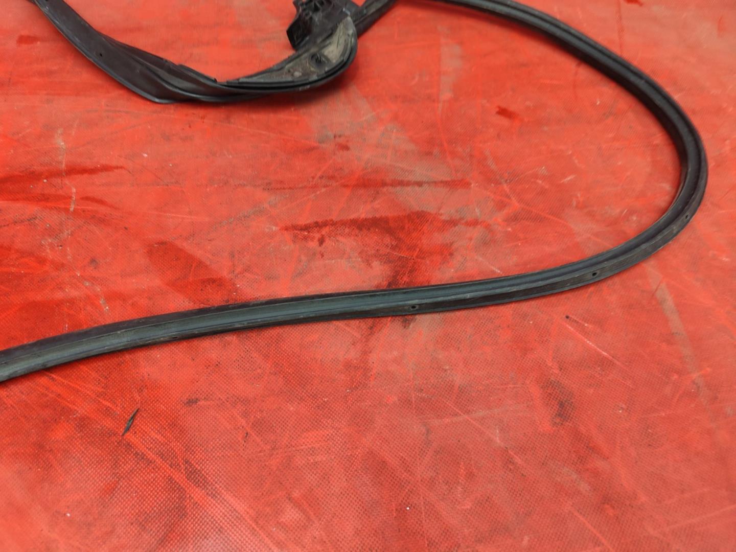 Уплотнитель двери