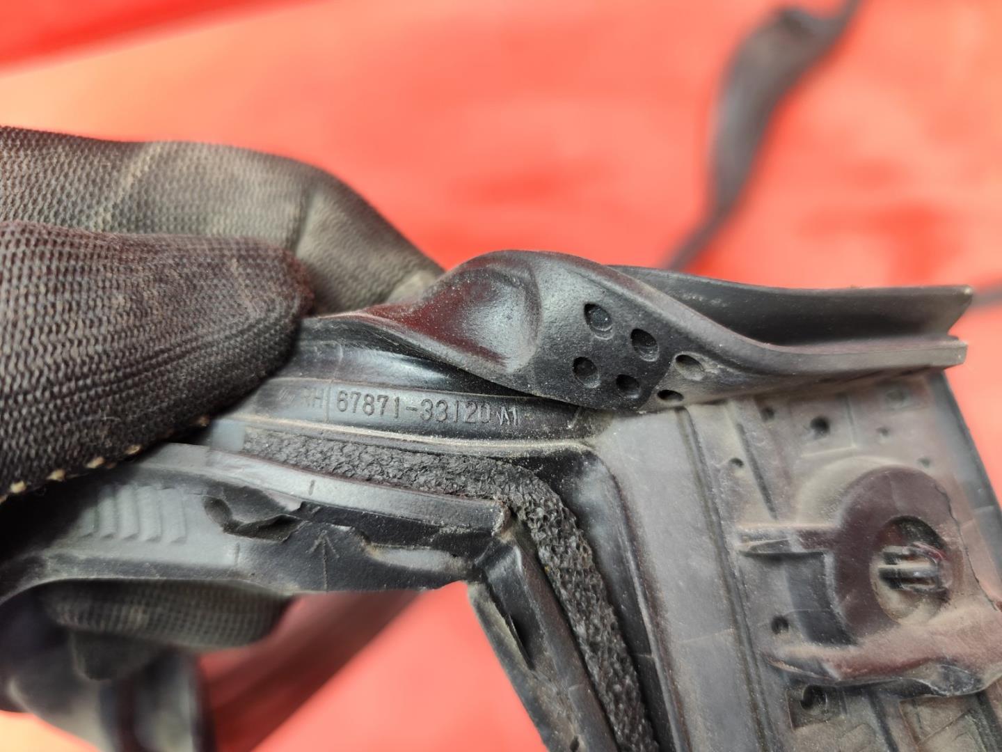 Уплотнитель двери