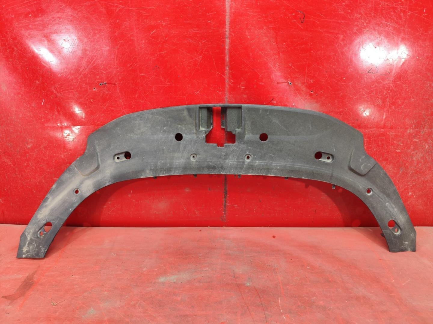 Кожух замка капота