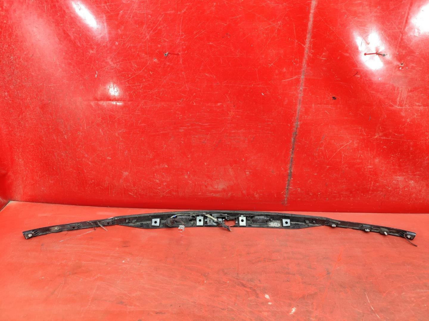 Накладка крышки багажника