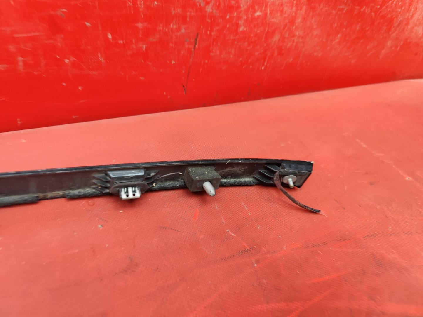 Накладка крышки багажника