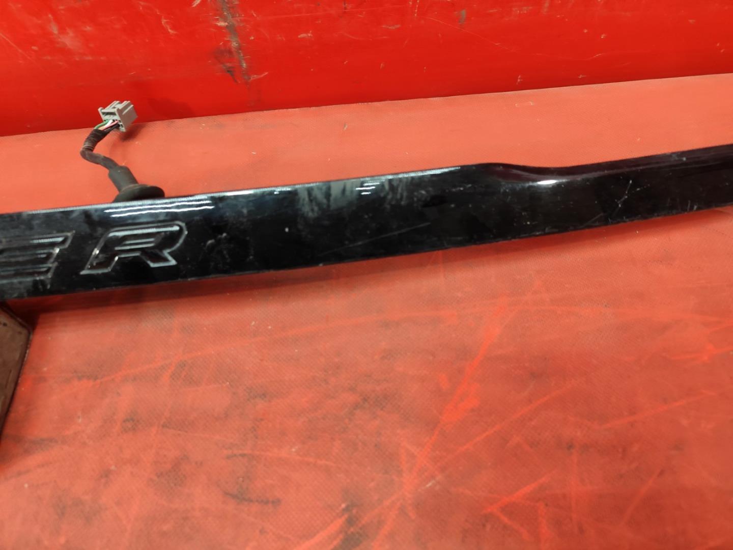 Накладка крышки багажника