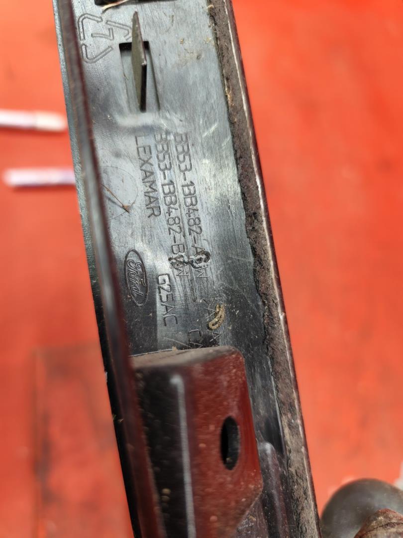 Накладка крышки багажника