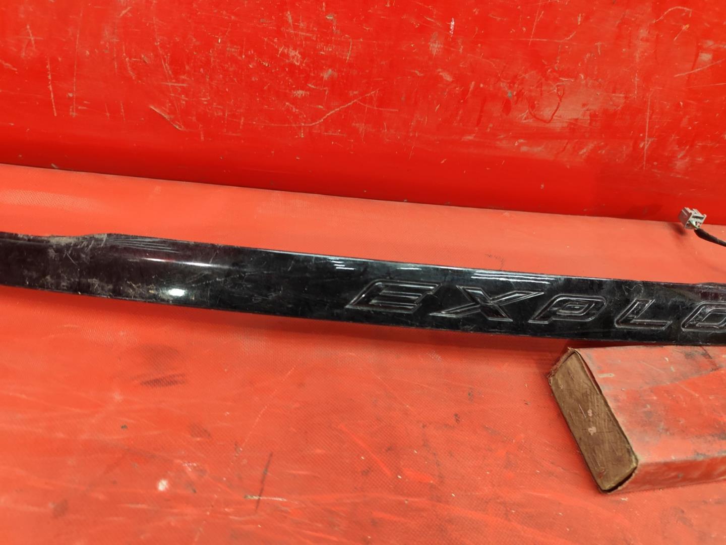 Накладка крышки багажника