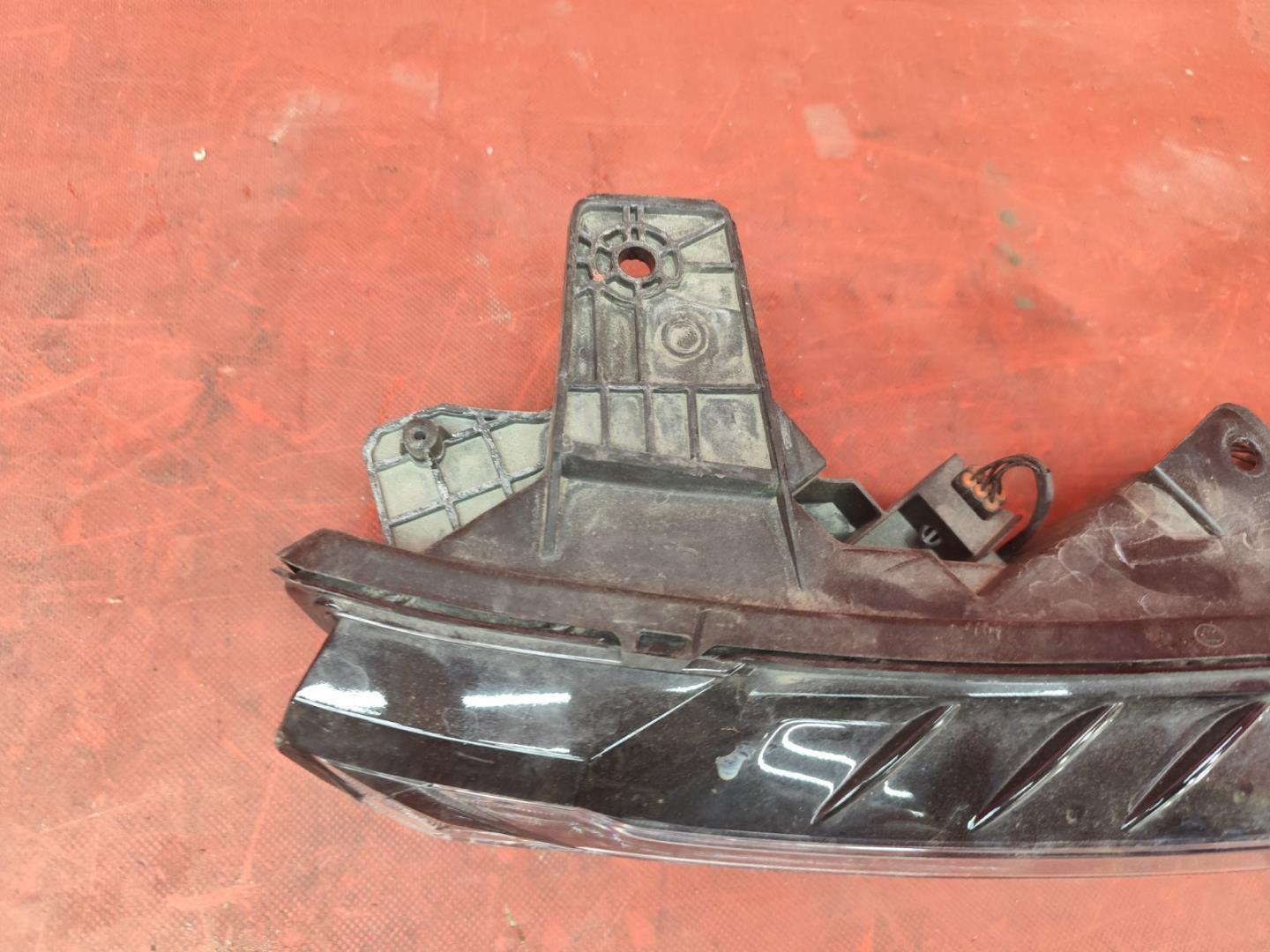 Фара дневного света (ходовые огни)