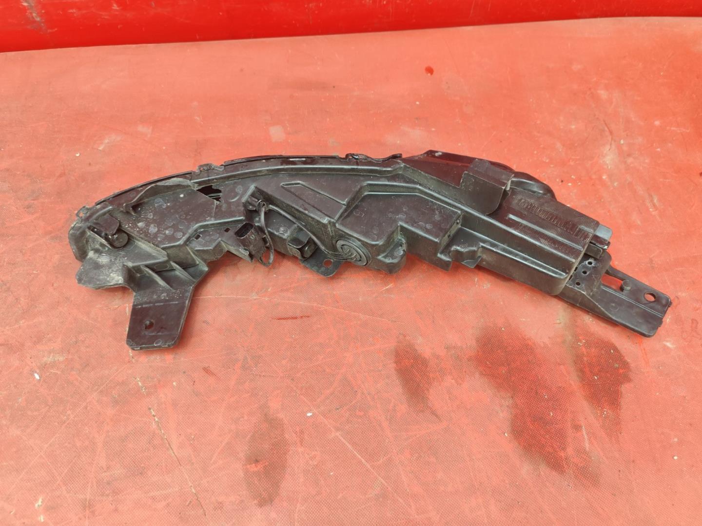 Фара дневного света (ходовые огни)