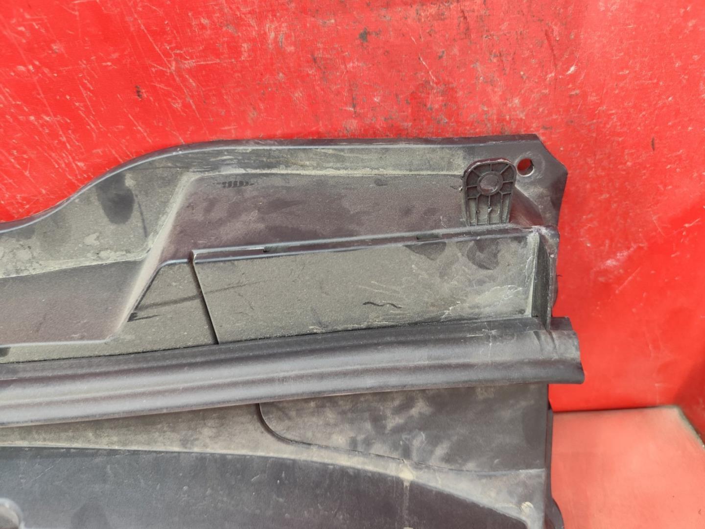 Решетка стеклоочистителей (Жабо)