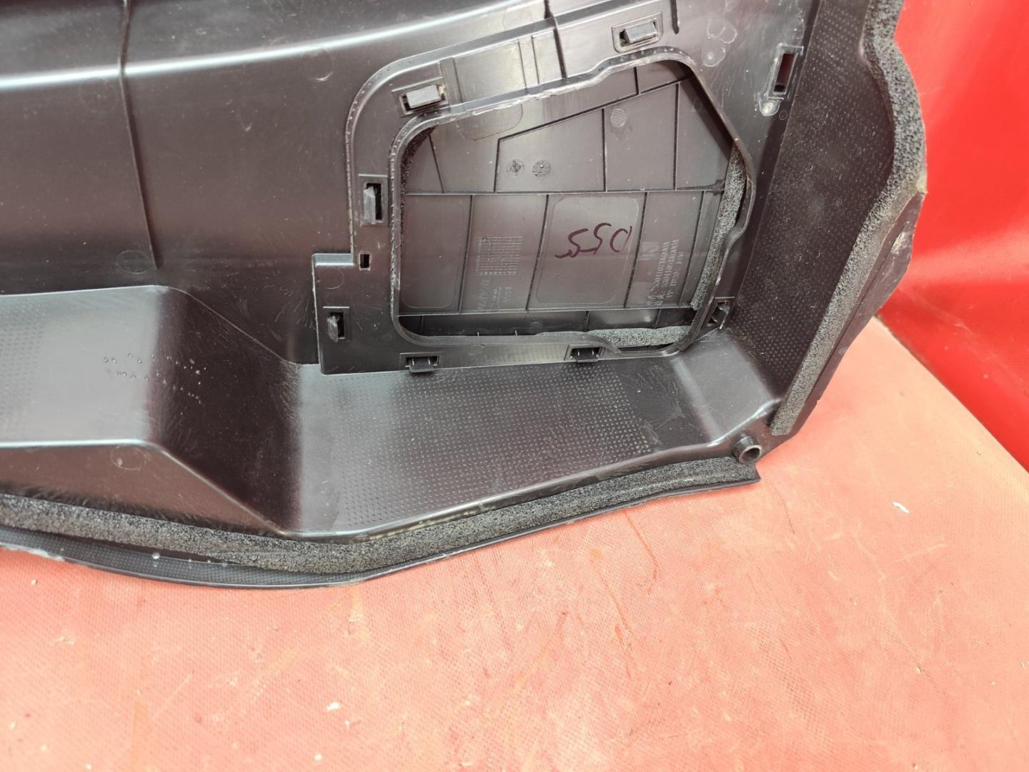 Решетка стеклоочистителей (Жабо)