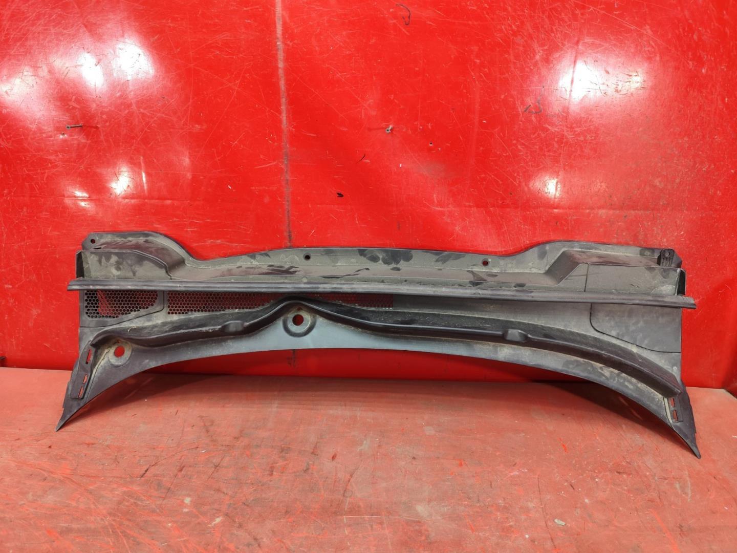 Решетка стеклоочистителей (Жабо)