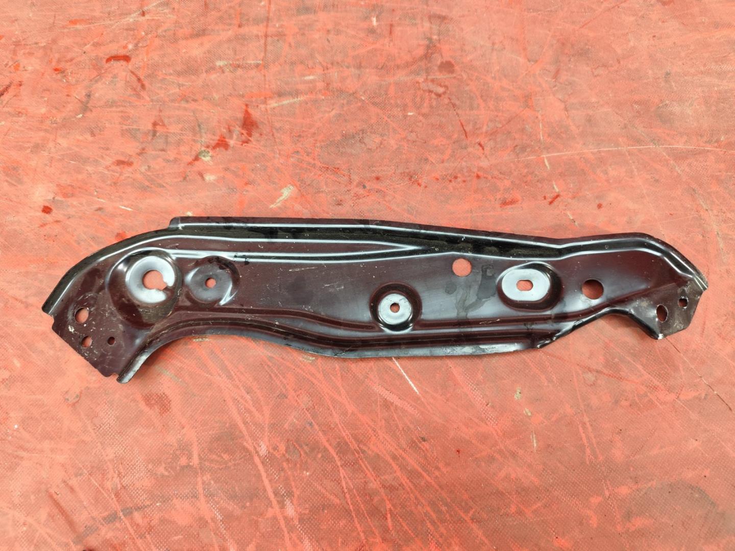 Кронштейн крепления фары