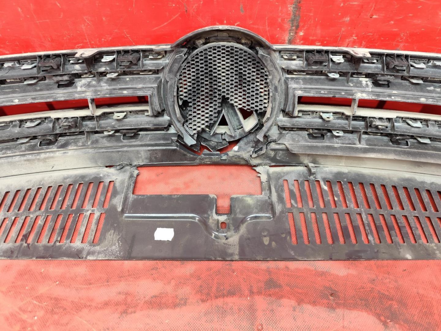 Решетка радиатора