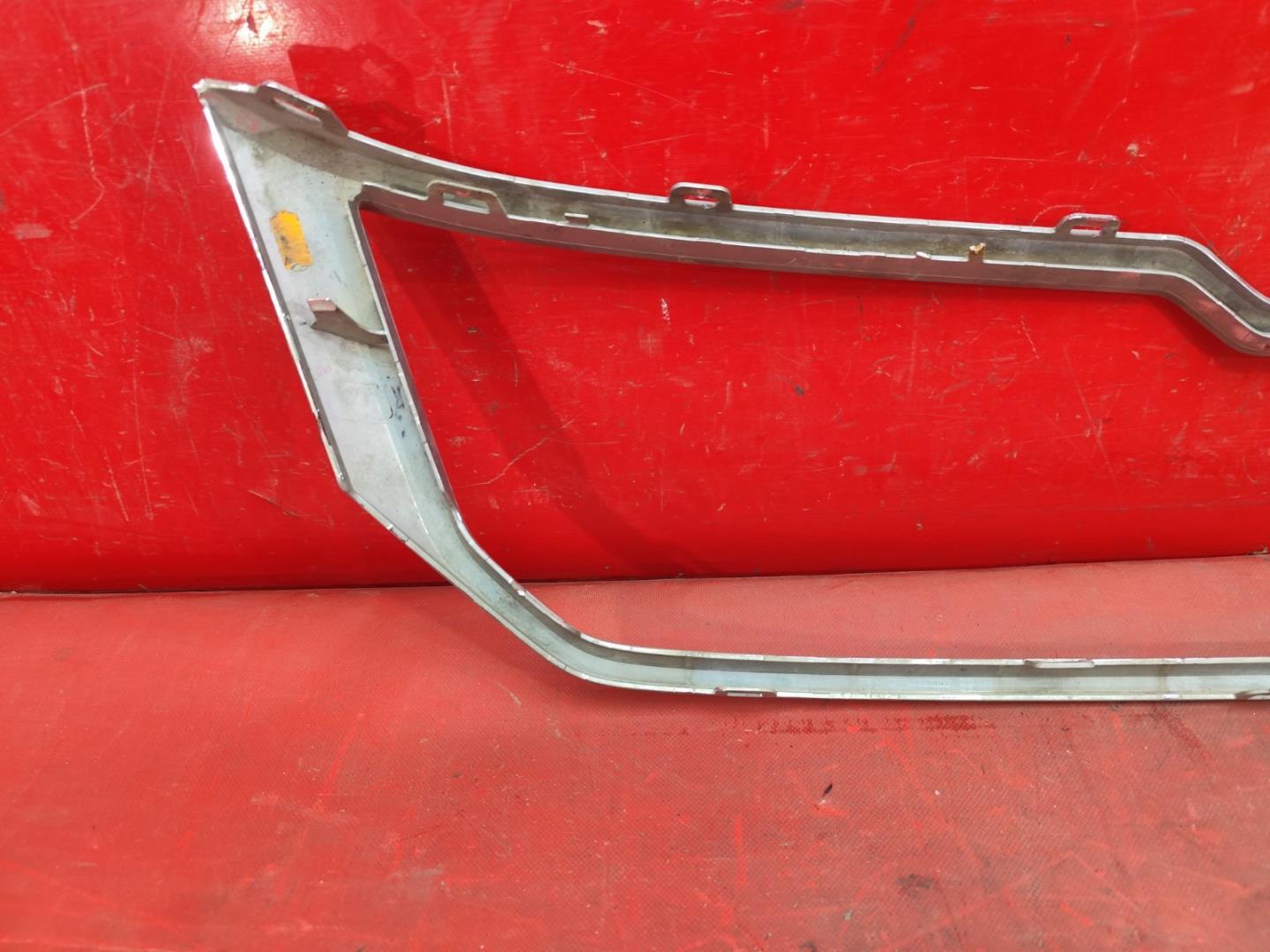 Накладка на решетку радиатора