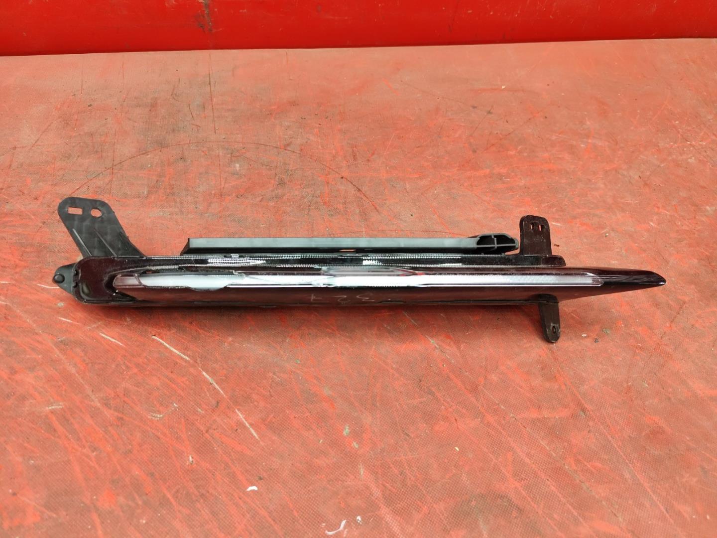 Фара дневного света (ходовые огни)