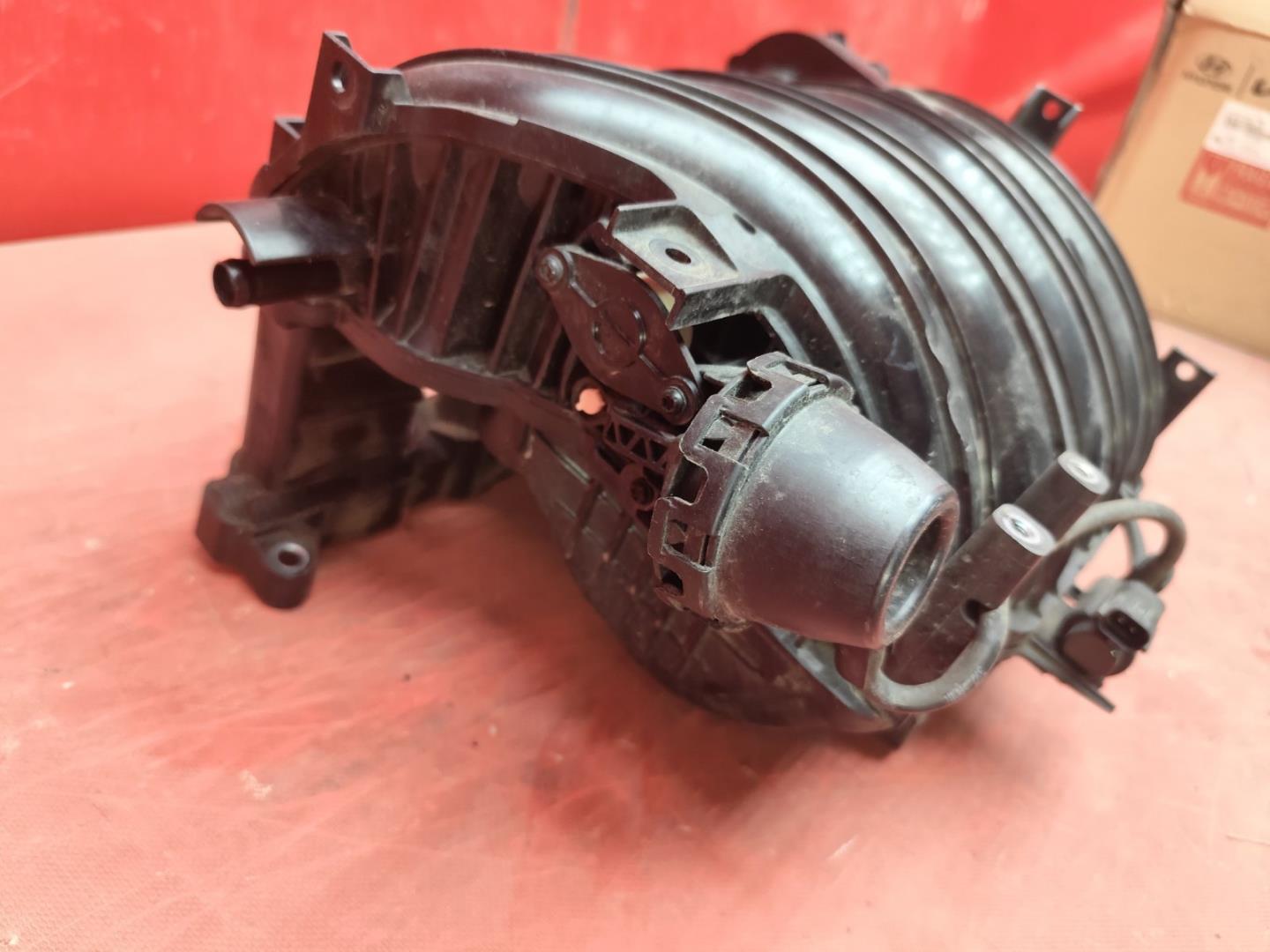 Коллектор впускной