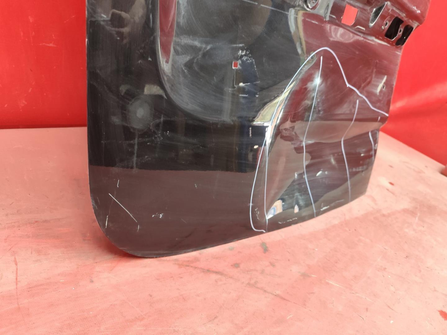 Дверь багажника