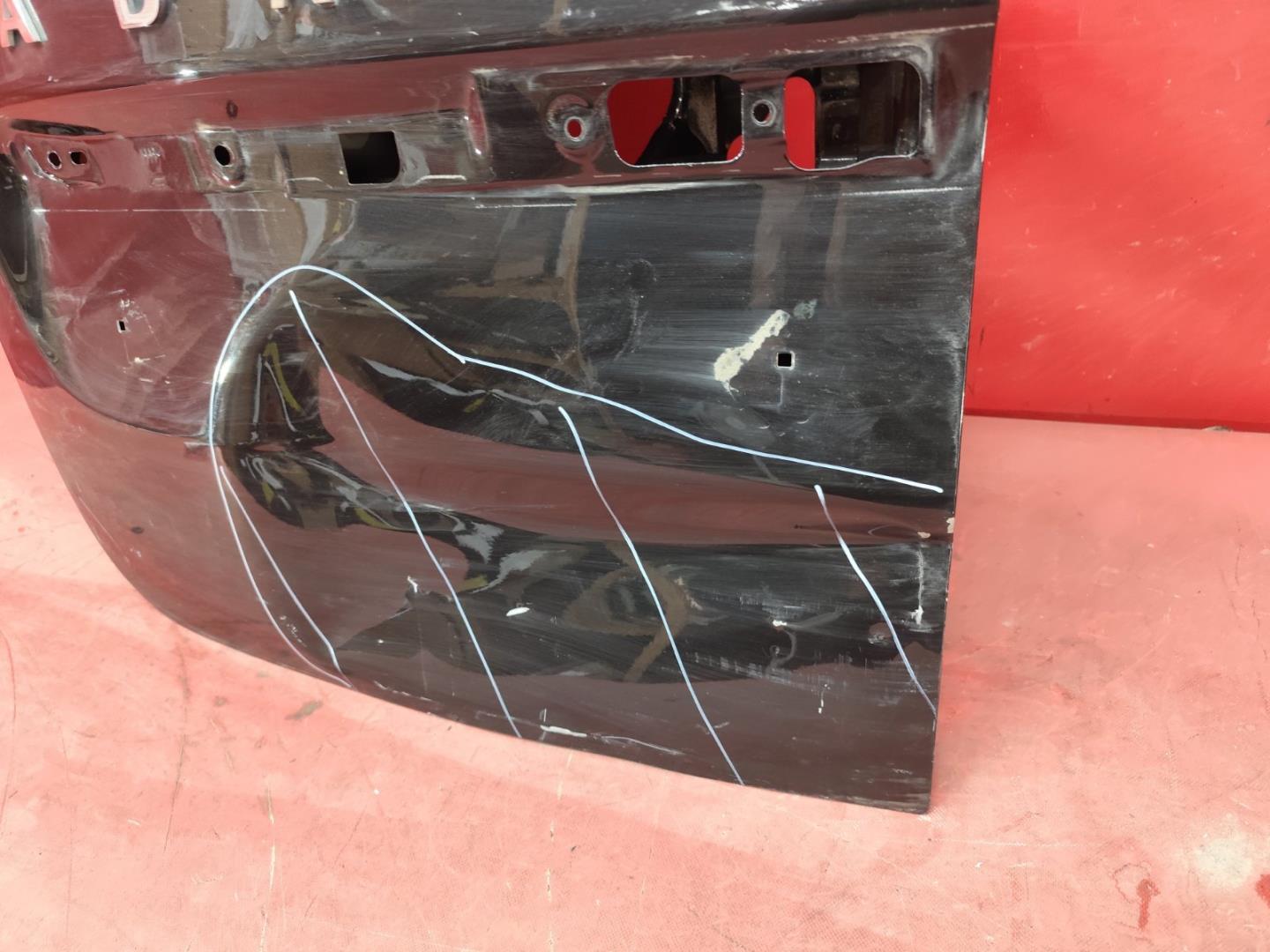 Дверь багажника