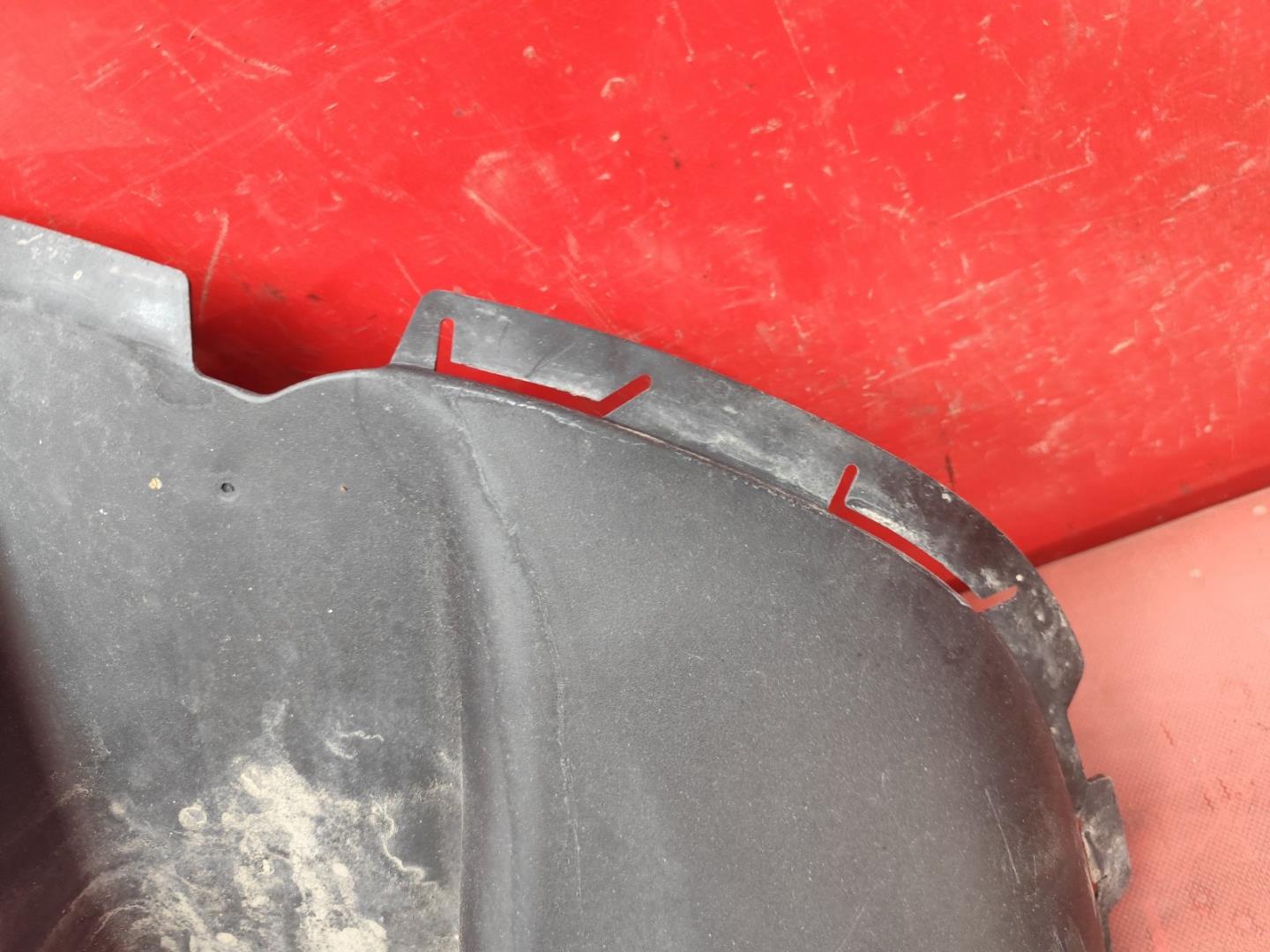 Пыльник переднего бампера