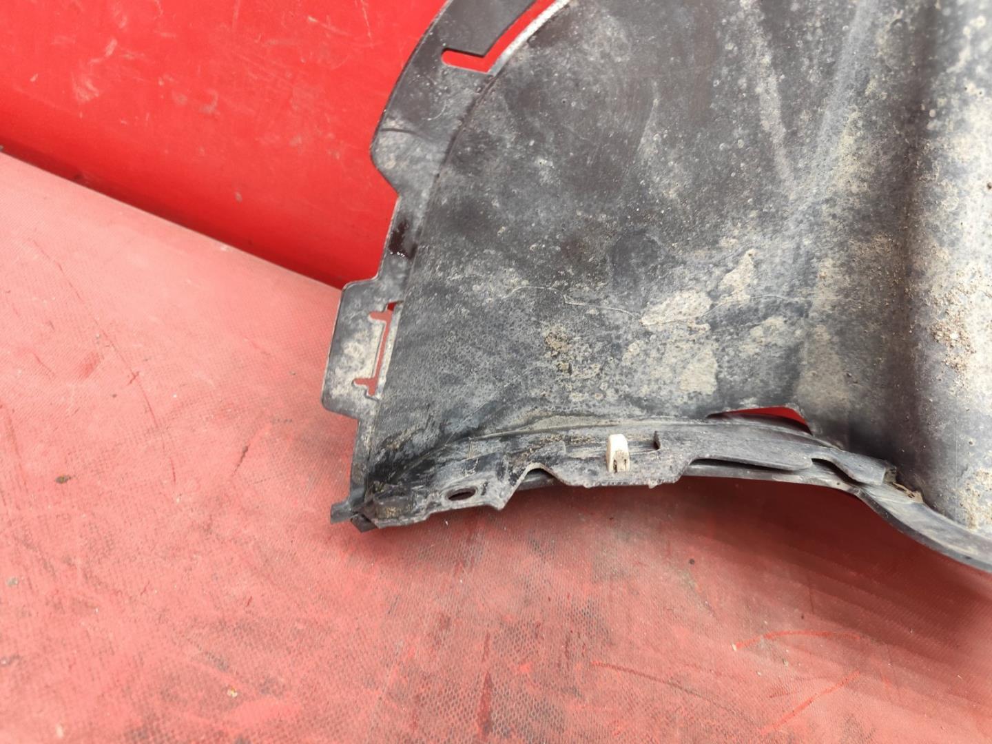 Пыльник переднего бампера