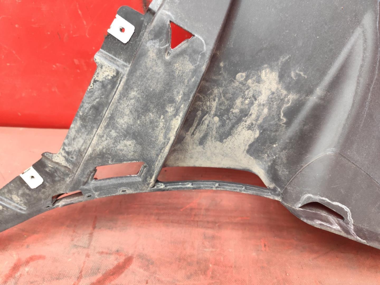 Пыльник переднего бампера