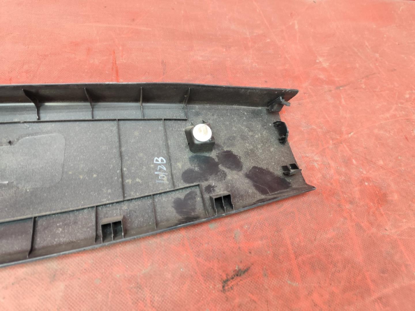 Обшивка багажника