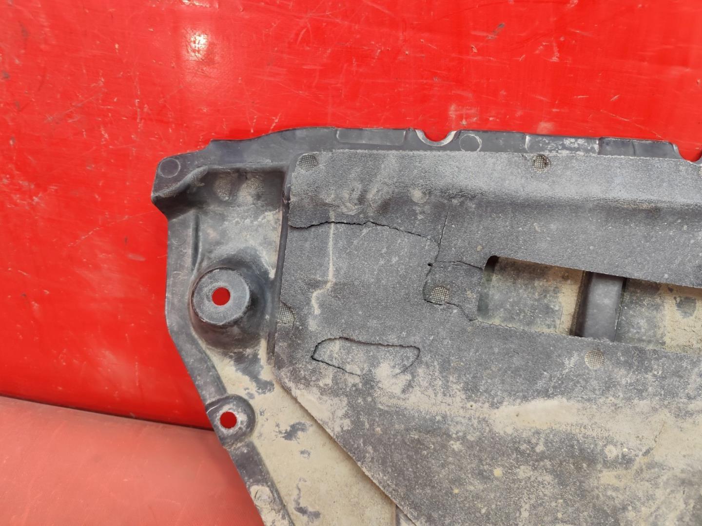 Пыльник переднего бампера