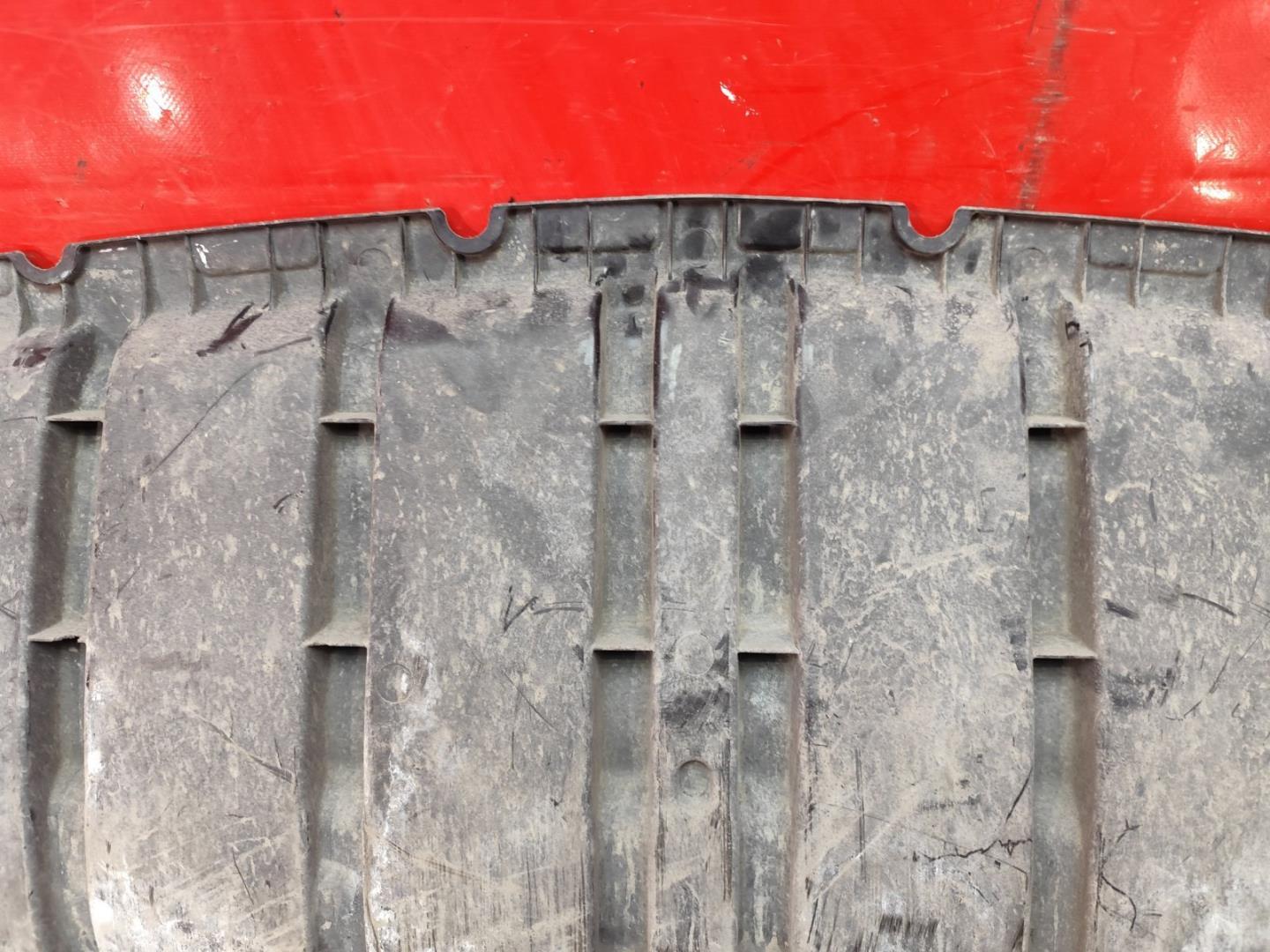 Пыльник переднего бампера