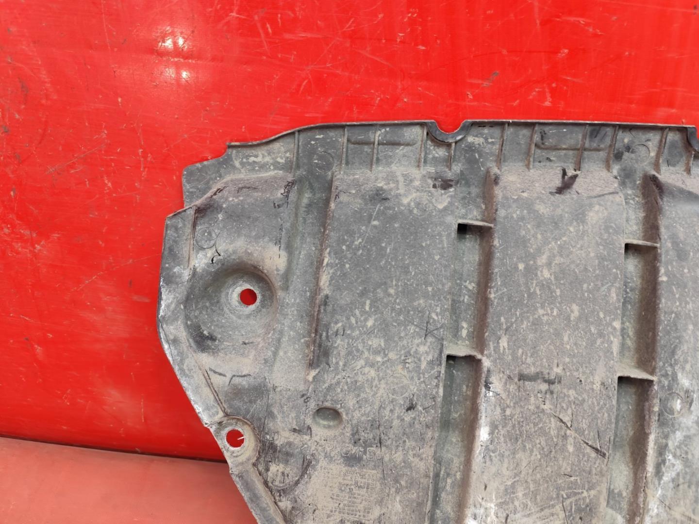 Пыльник переднего бампера