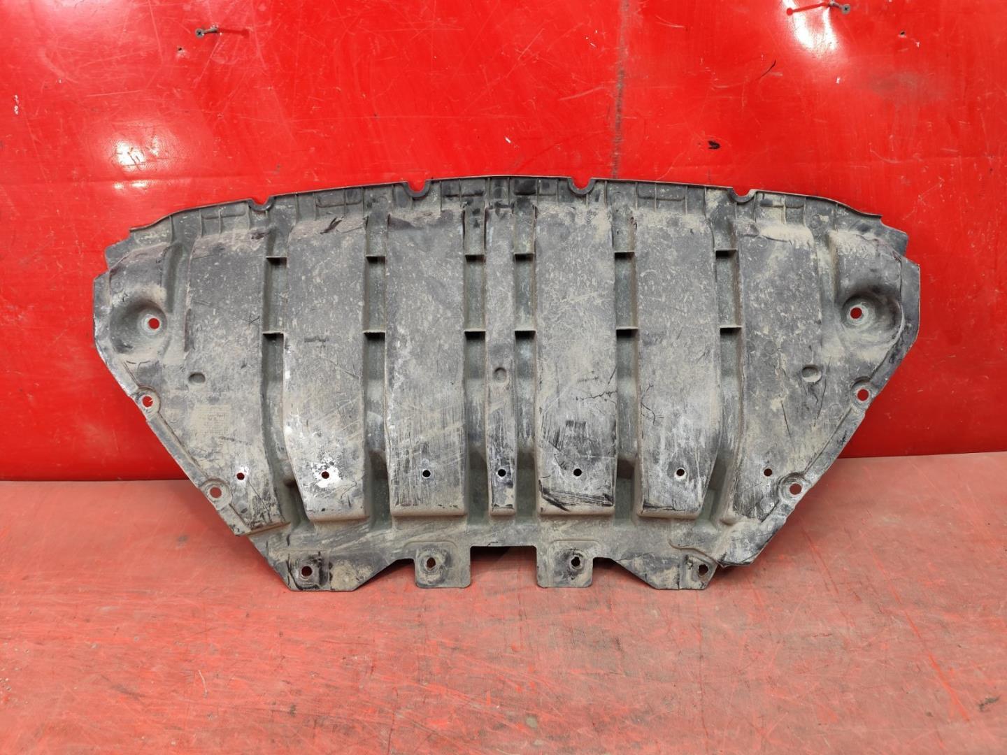 Пыльник переднего бампера