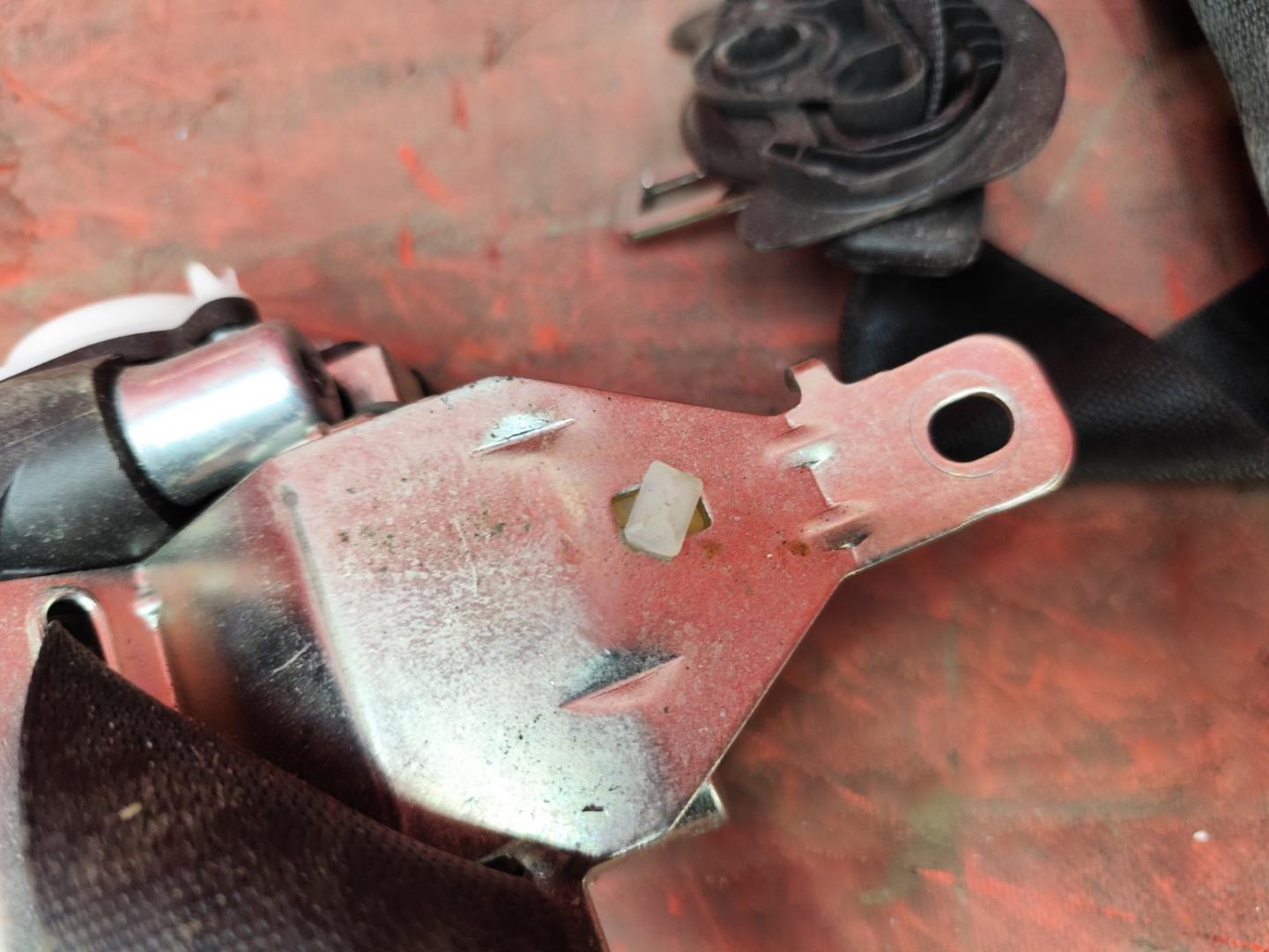 Ремень безопасности