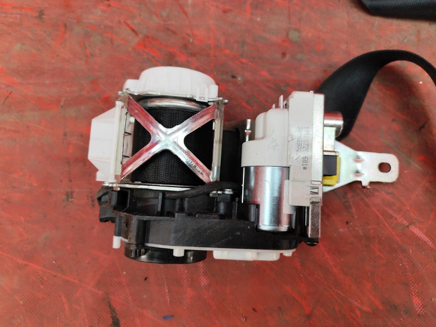 Ремень безопасности