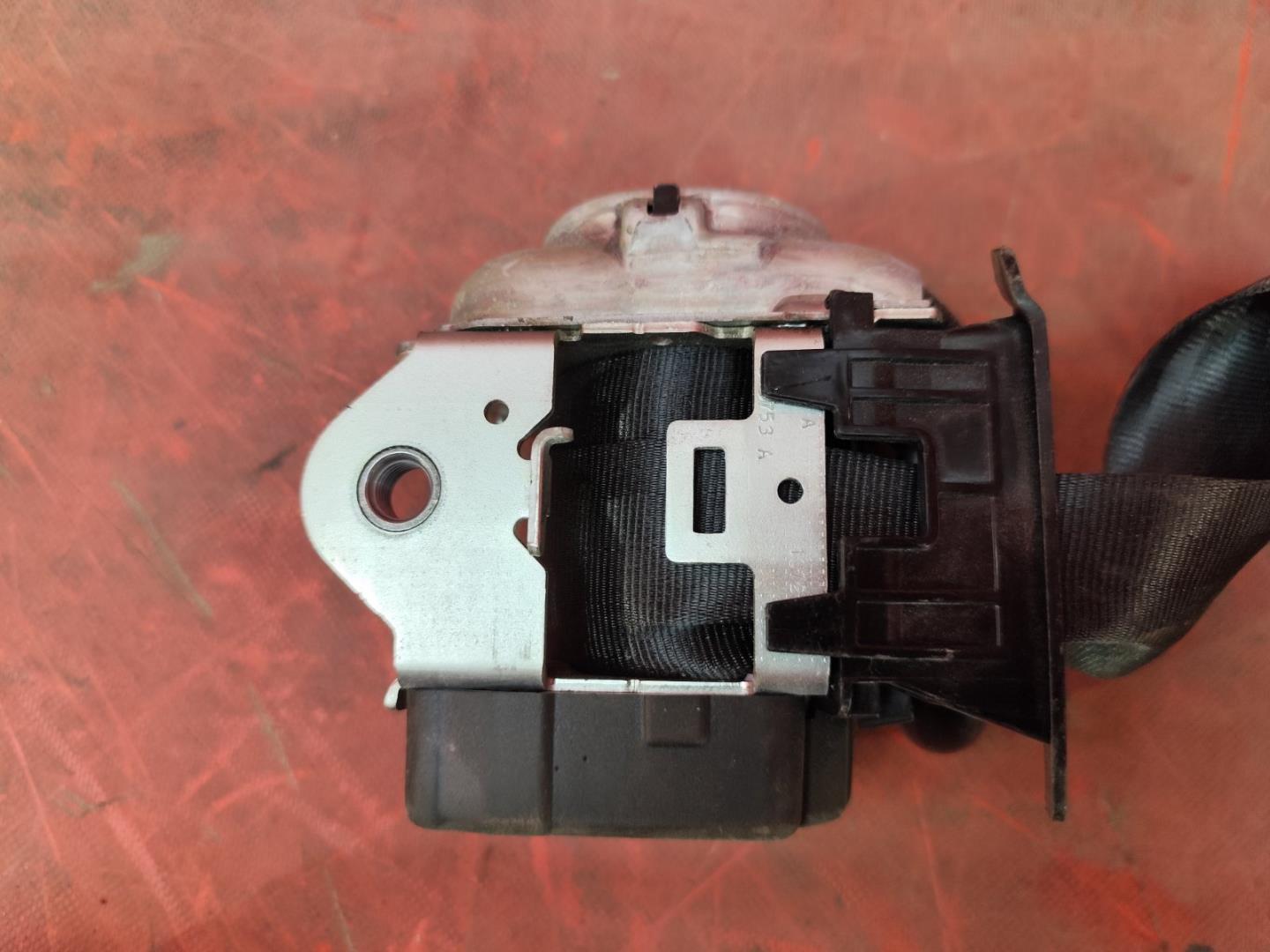 Ремень безопасности