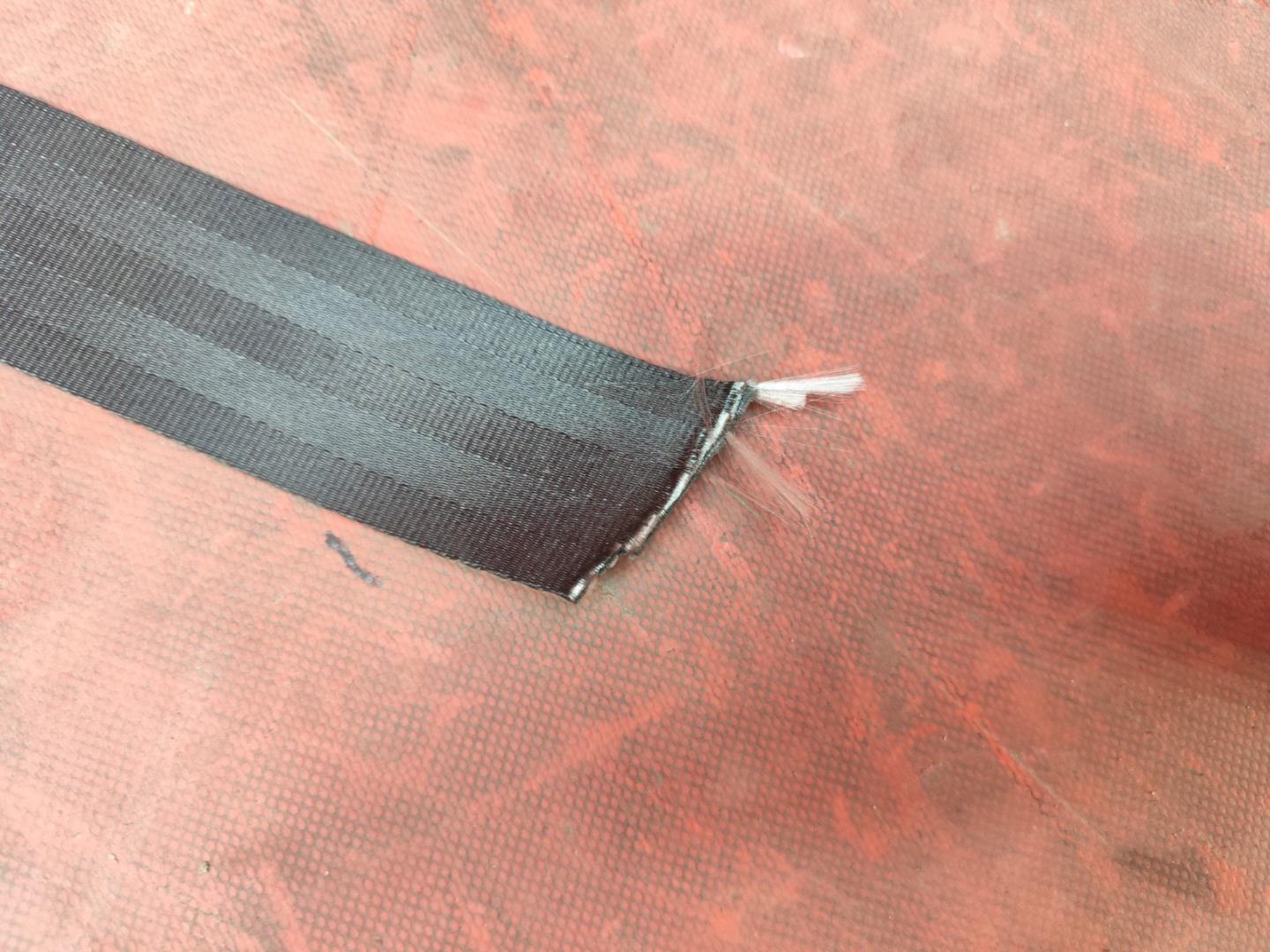 Ремень безопасности