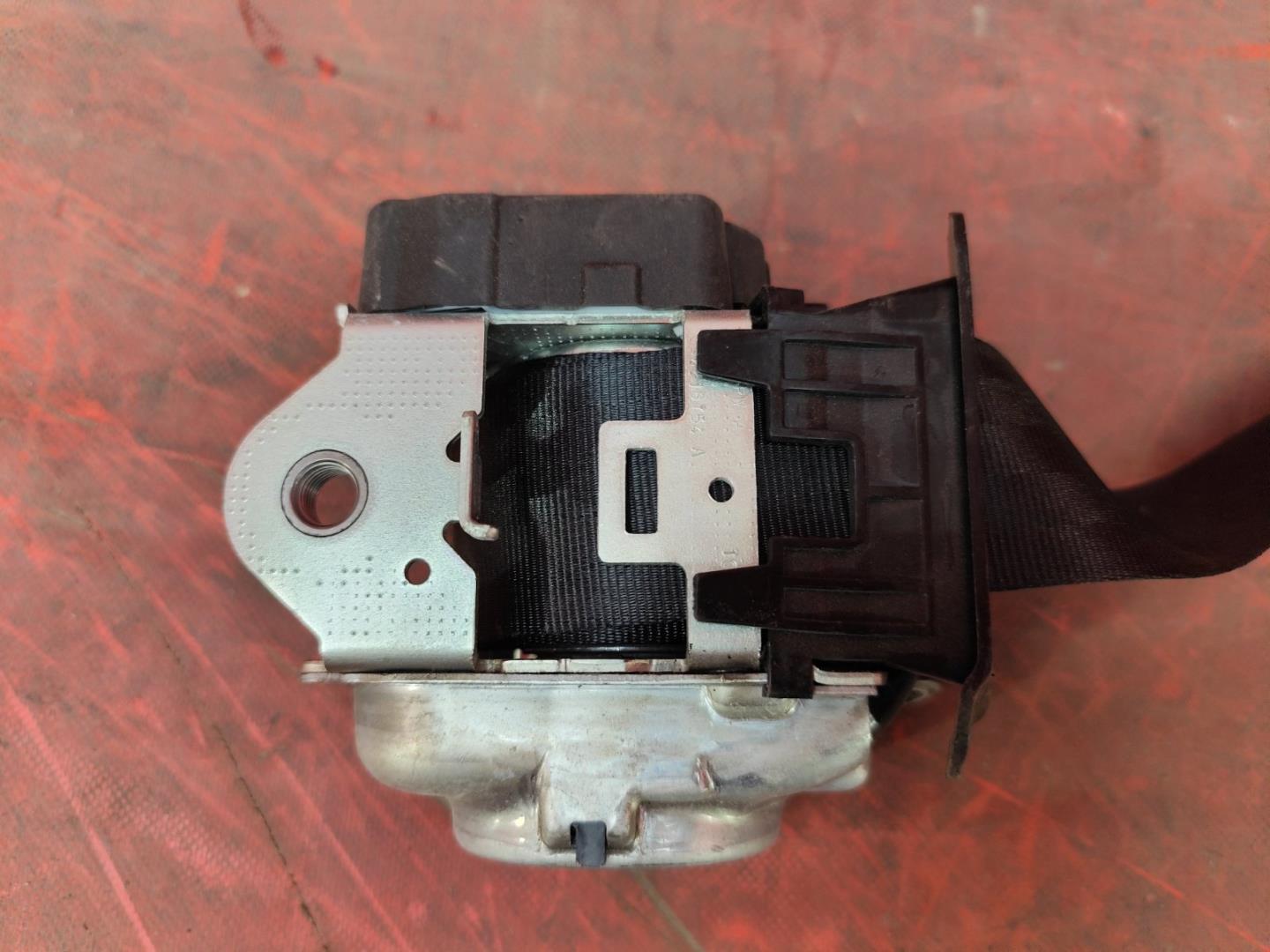 Ремень безопасности