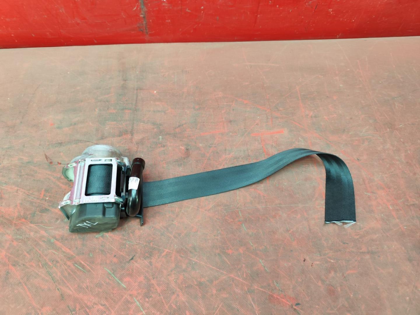 Ремень безопасности