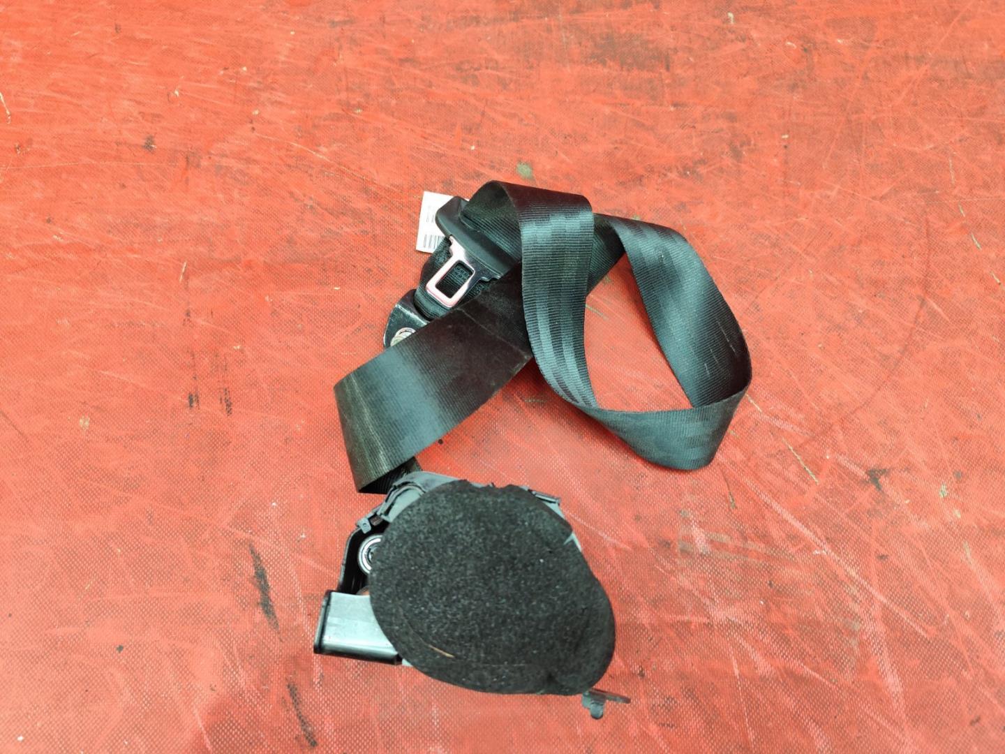 Ремень безопасности