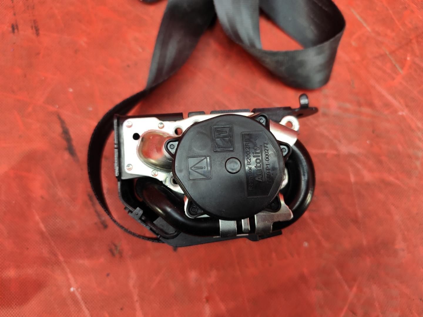 Ремень безопасности