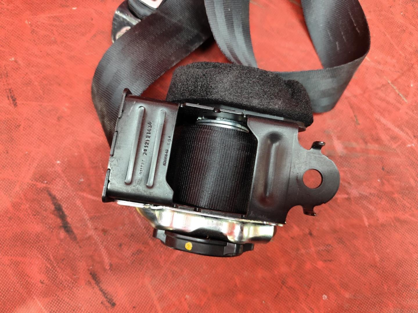 Ремень безопасности