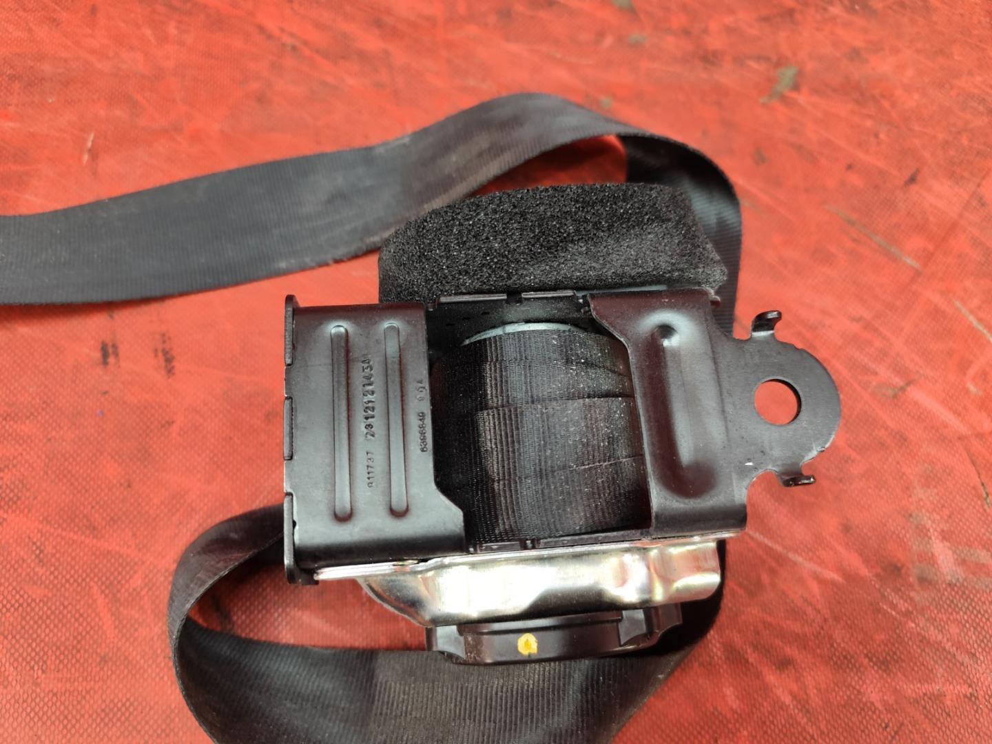 Ремень безопасности