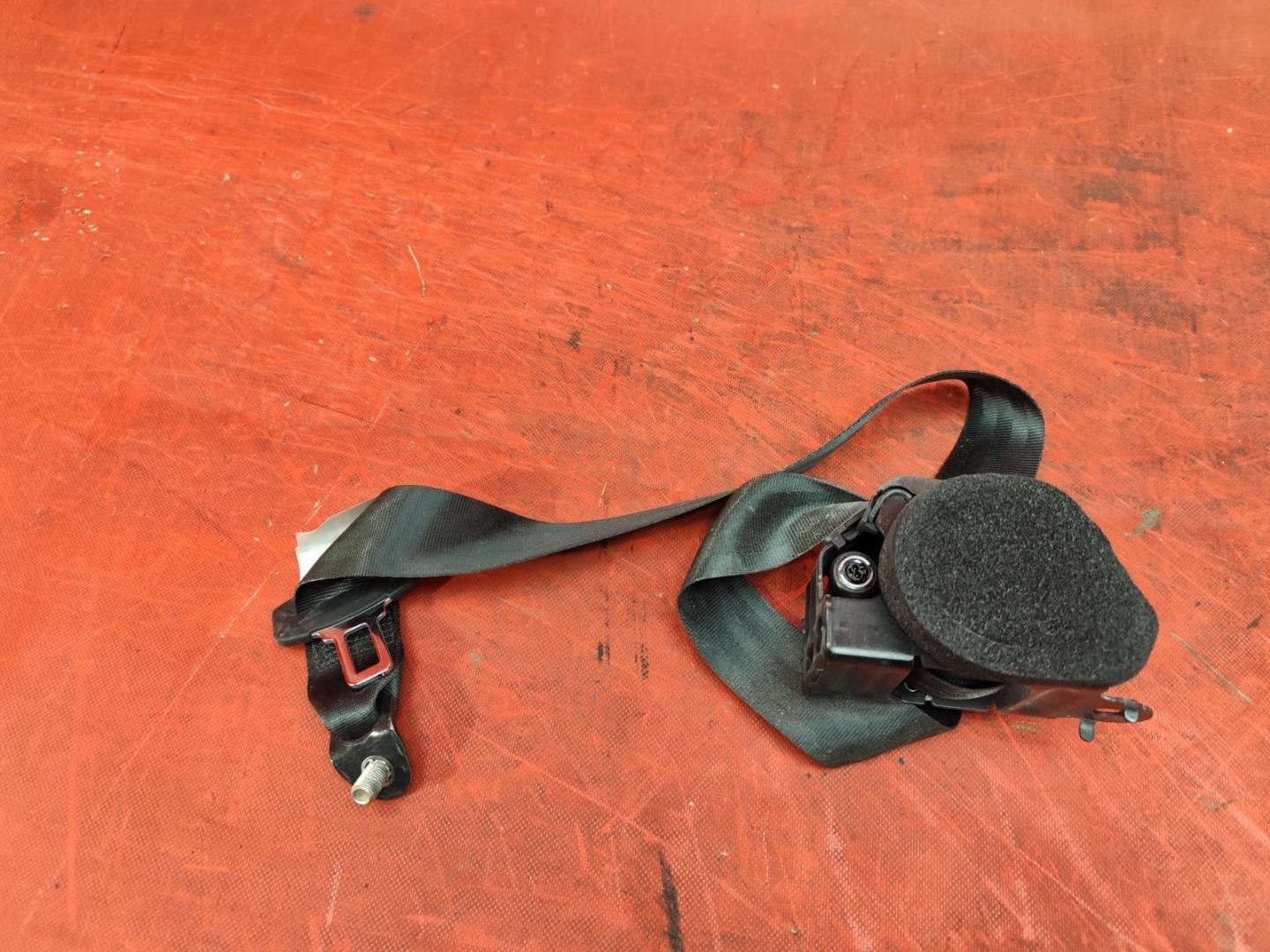 Ремень безопасности