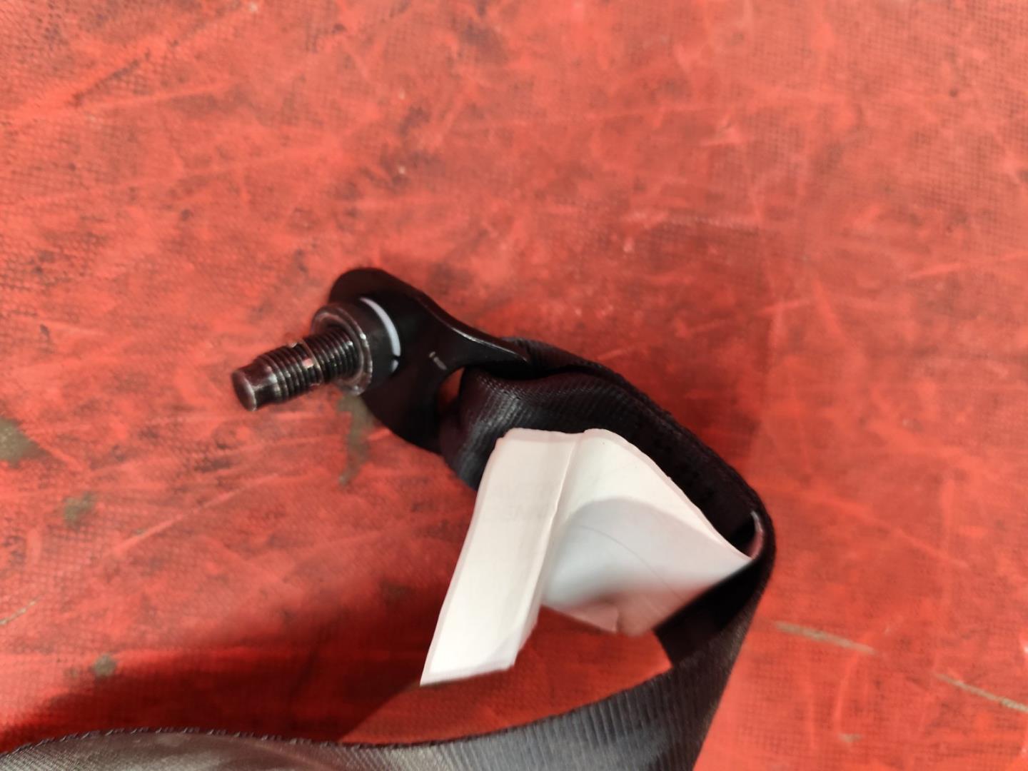 Ремень безопасности