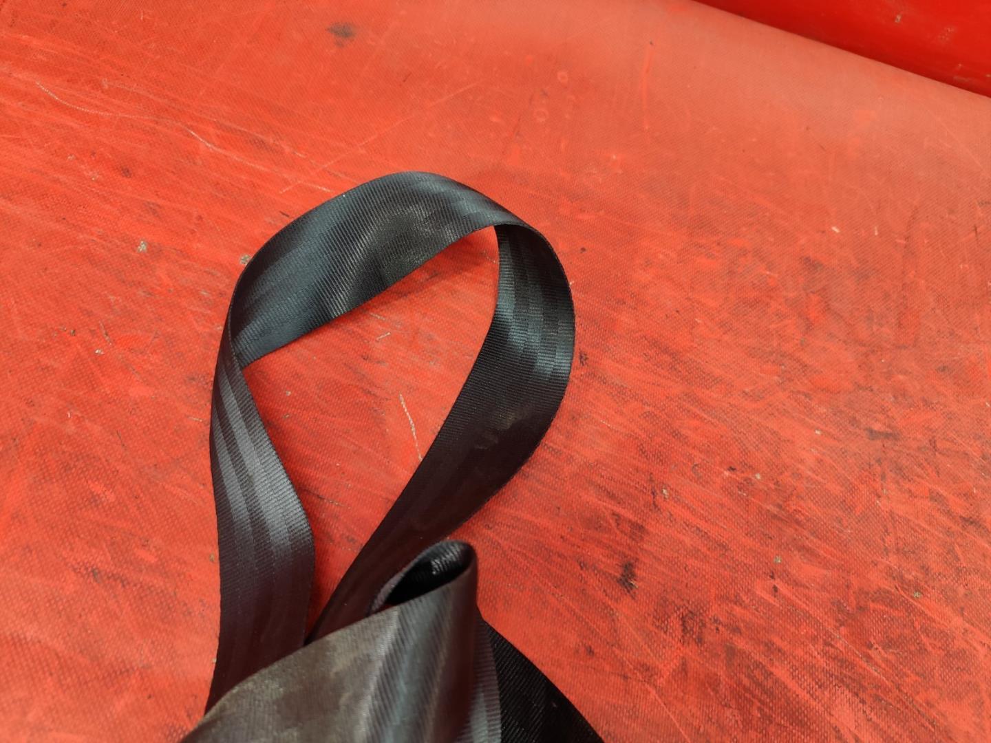 Ремень безопасности