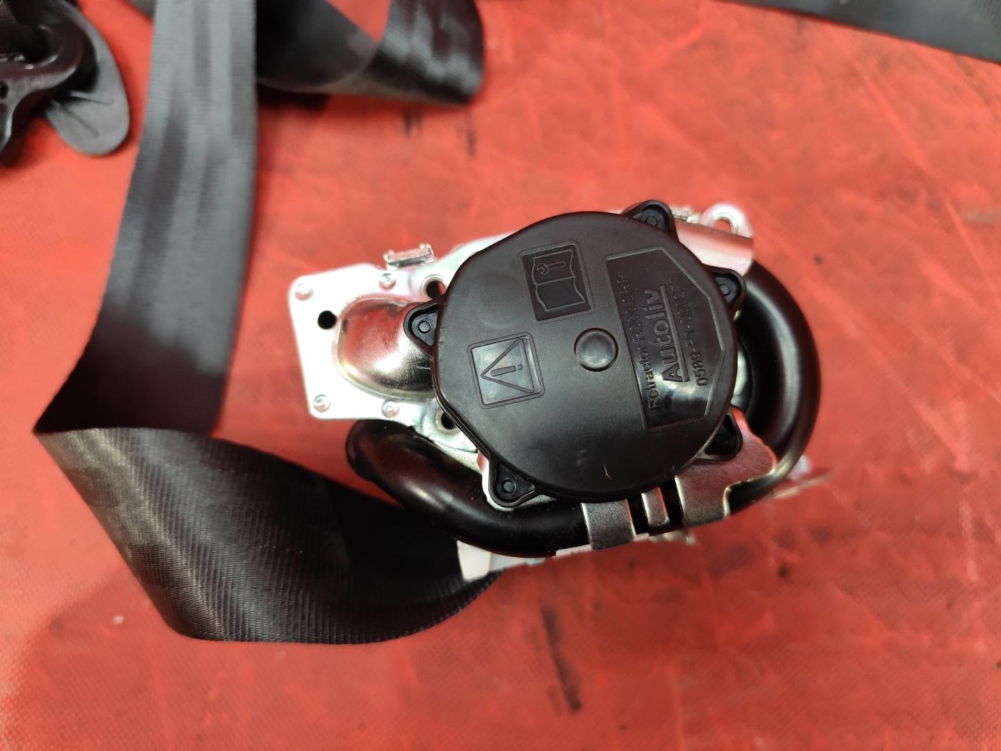 Ремень безопасности