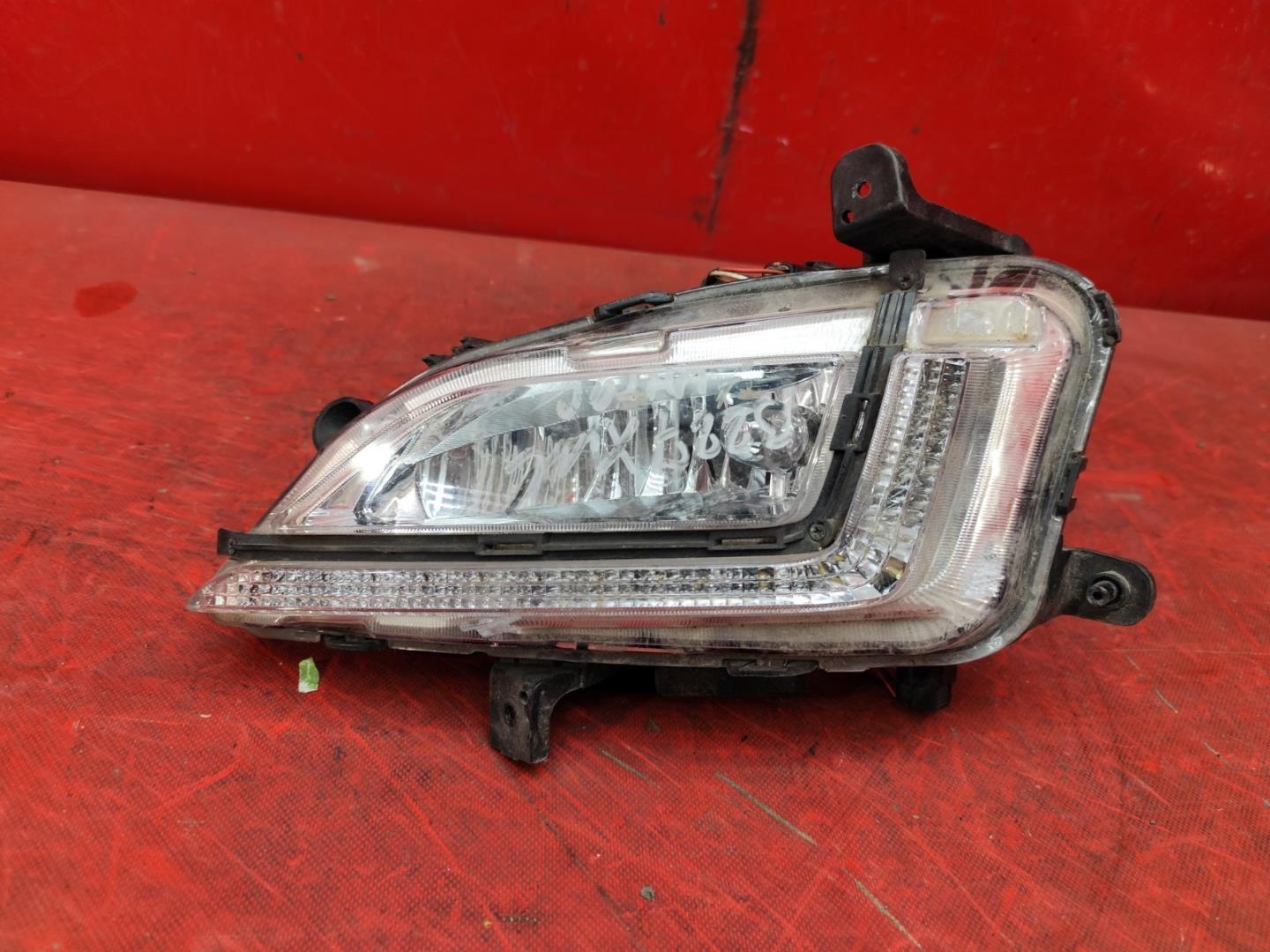 Фара дневного света (ходовые огни)