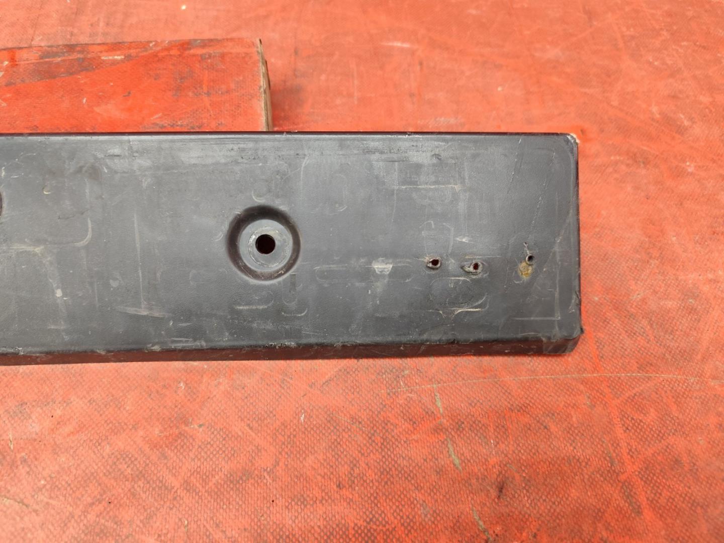 Накладка переднего бампера под номер