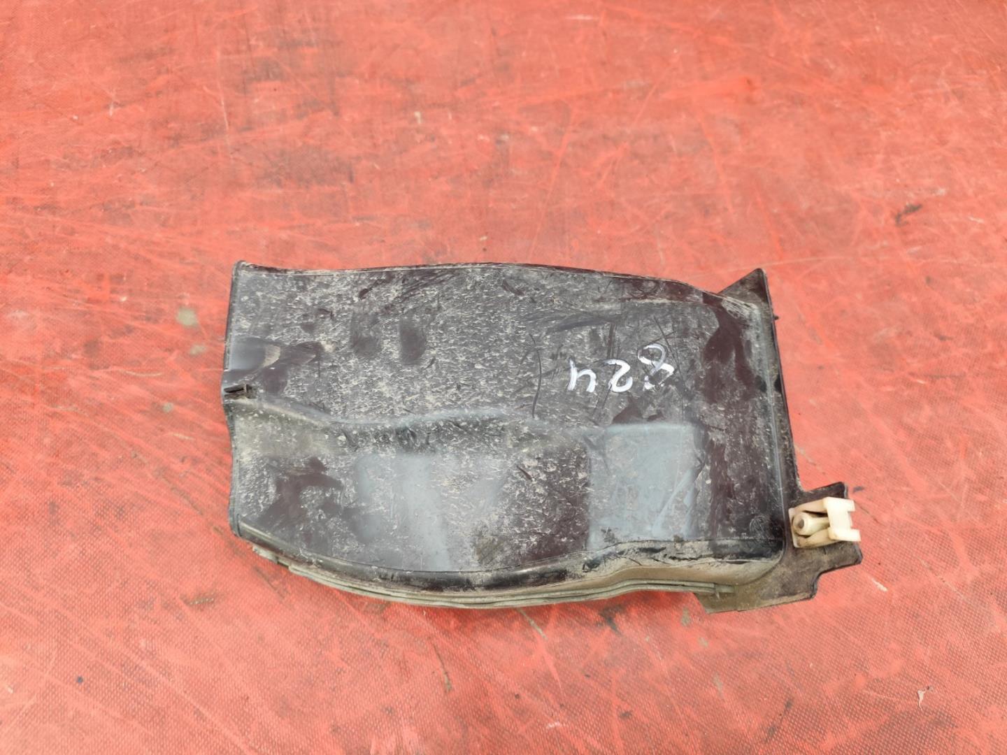 Воздуховод бампера левый