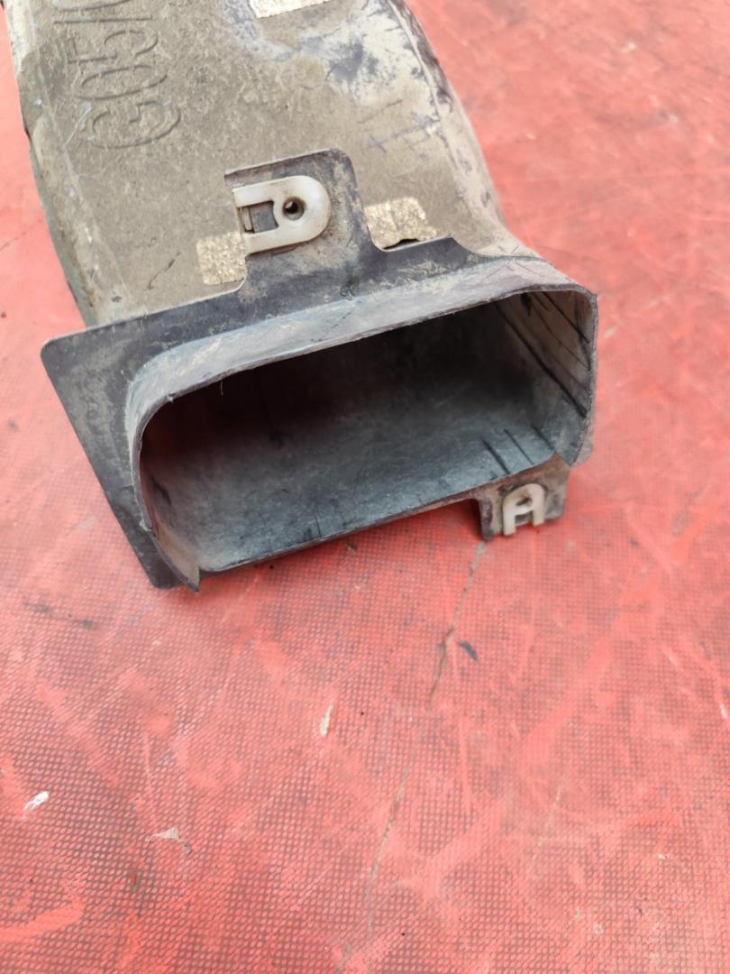 Воздуховод бампера левый