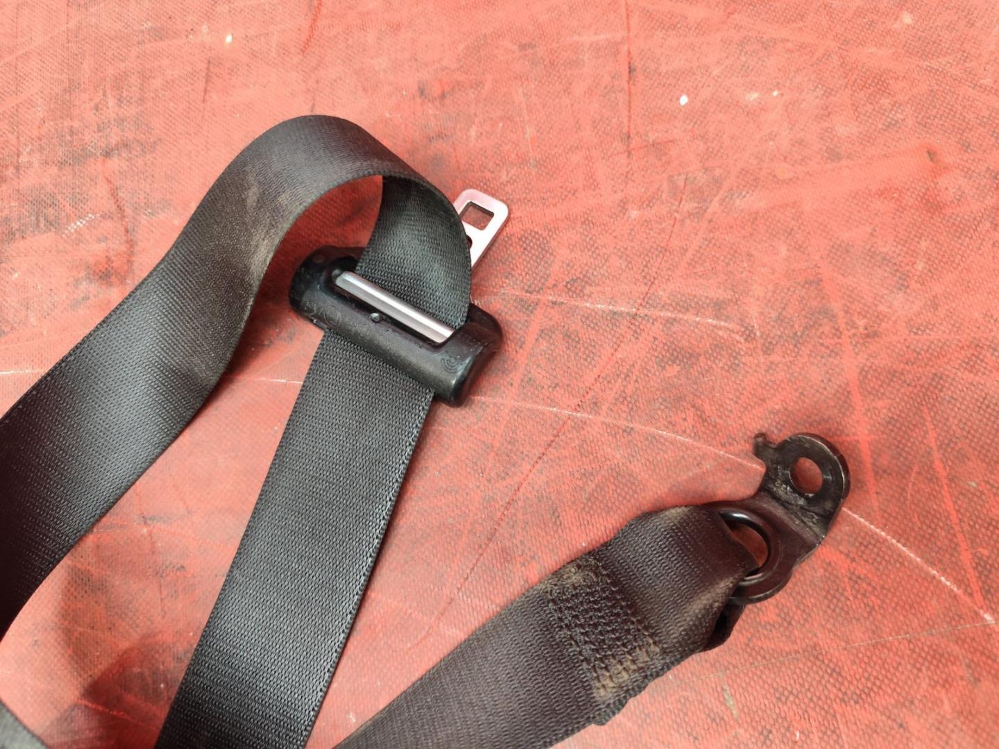 Ремень безопасности