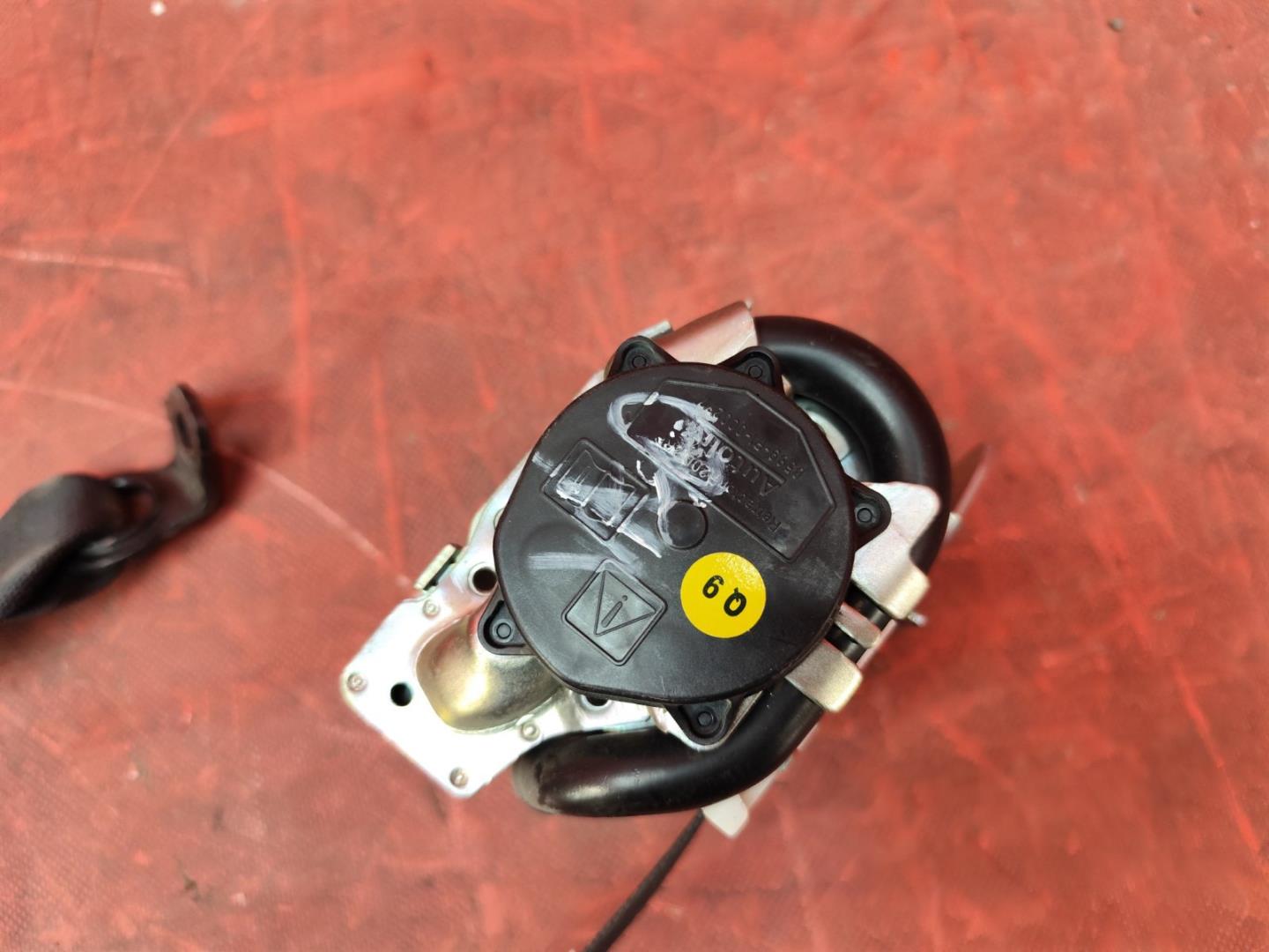 Ремень безопасности