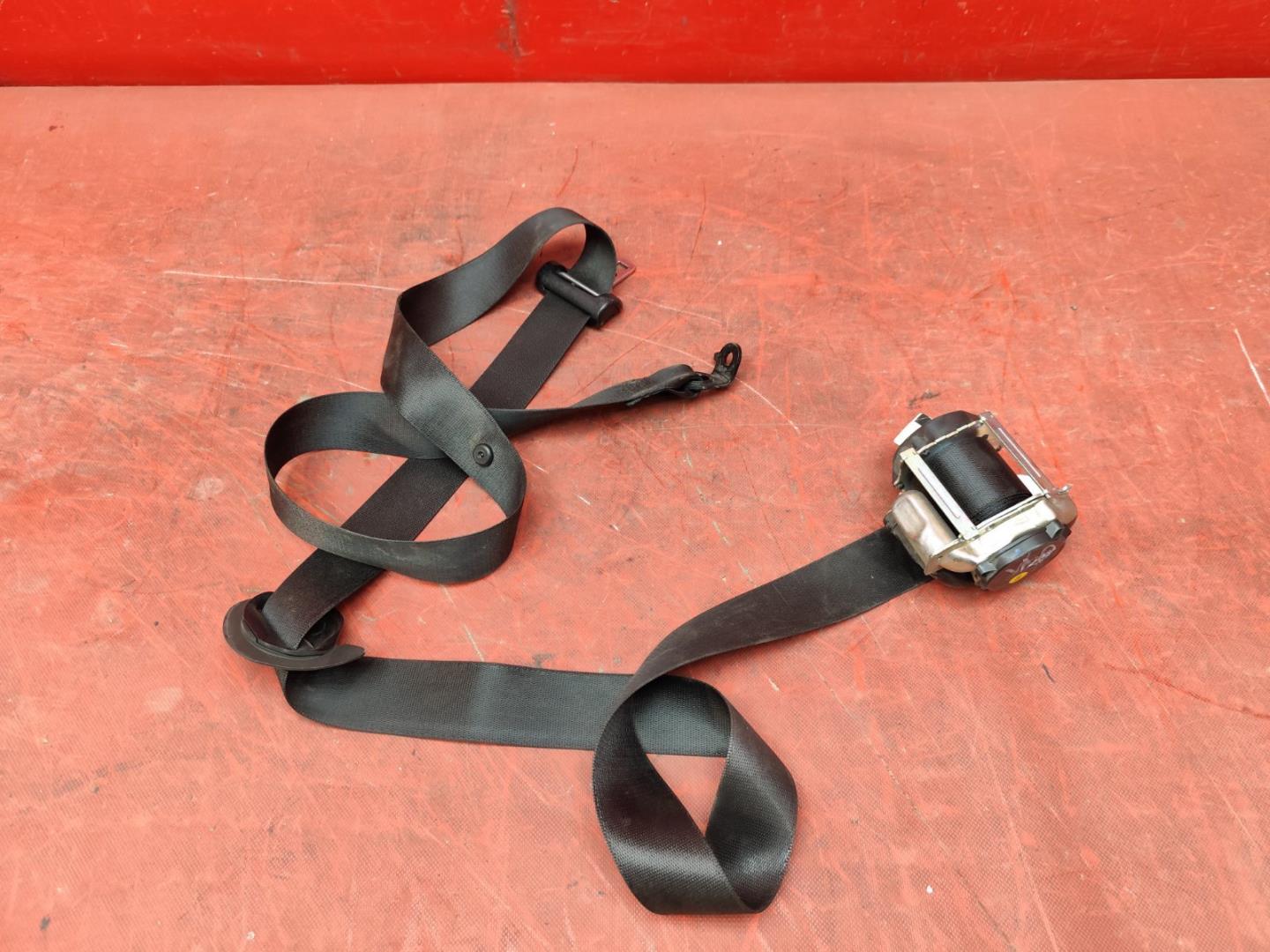 Ремень безопасности